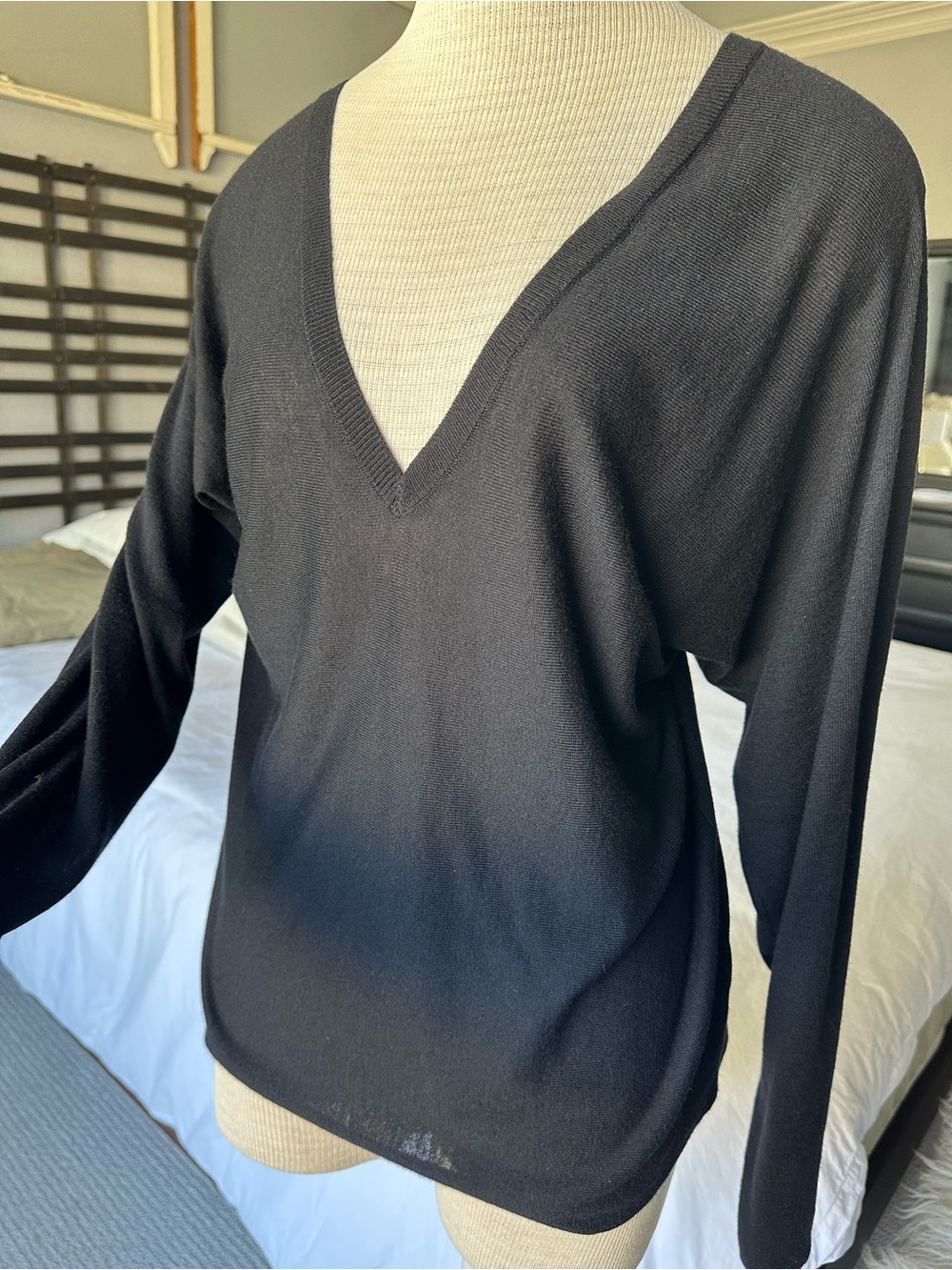 Open Edit (Nordstrom) black V-Neck Lightweight Knit Top, size large - Picture 3 of 12